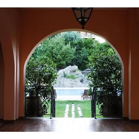 Lägenhetshotell Corfu Club Family House