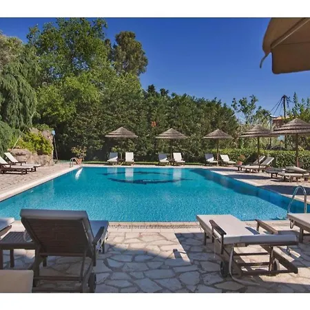 Lägenhetshotell Corfu Club Family House 4*