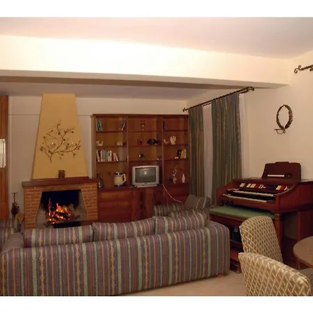 Corfu Club Family House Δανίλια